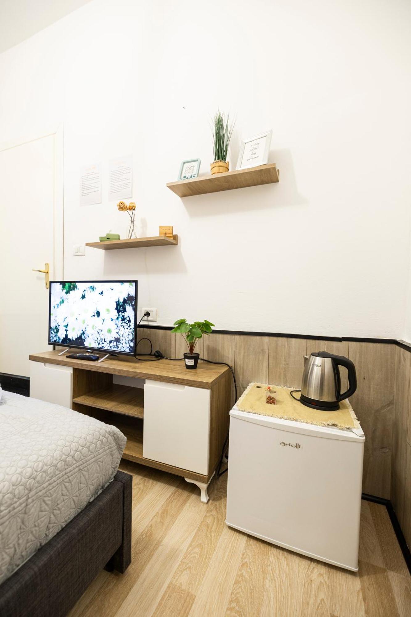 Tiny Cute Studio Near The City Center - 5 Min Walk Tiranë Eksteriør bilde