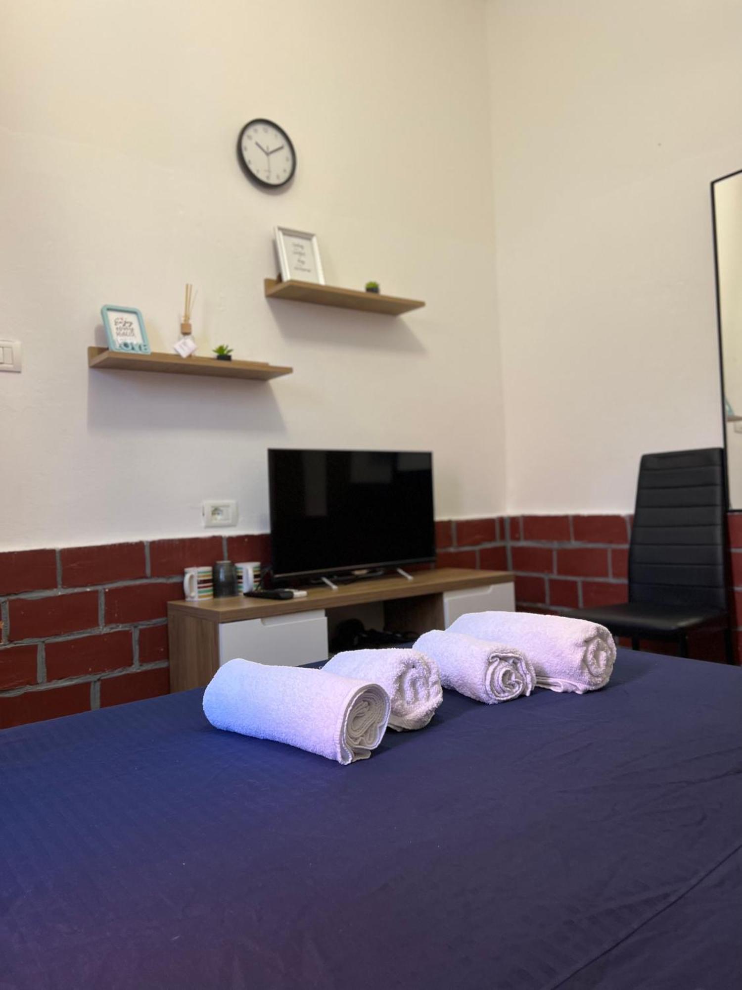 Tiny Cute Studio Near The City Center - 5 Min Walk Tiranë Rom bilde
